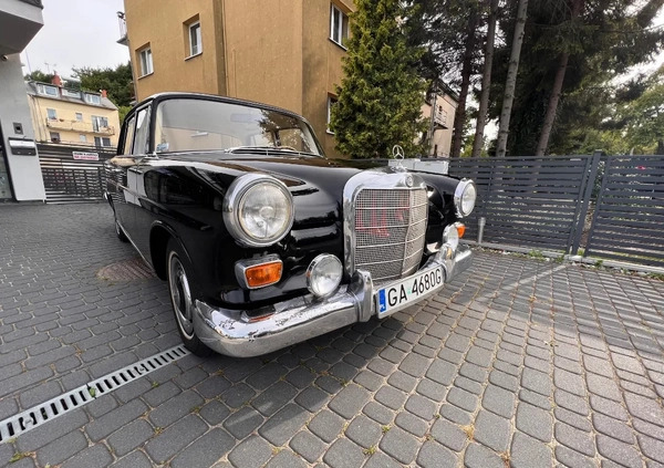 Mercedes-Benz Inny cena 78000 przebieg: 67000, rok produkcji 1966 z Gdynia małe 121